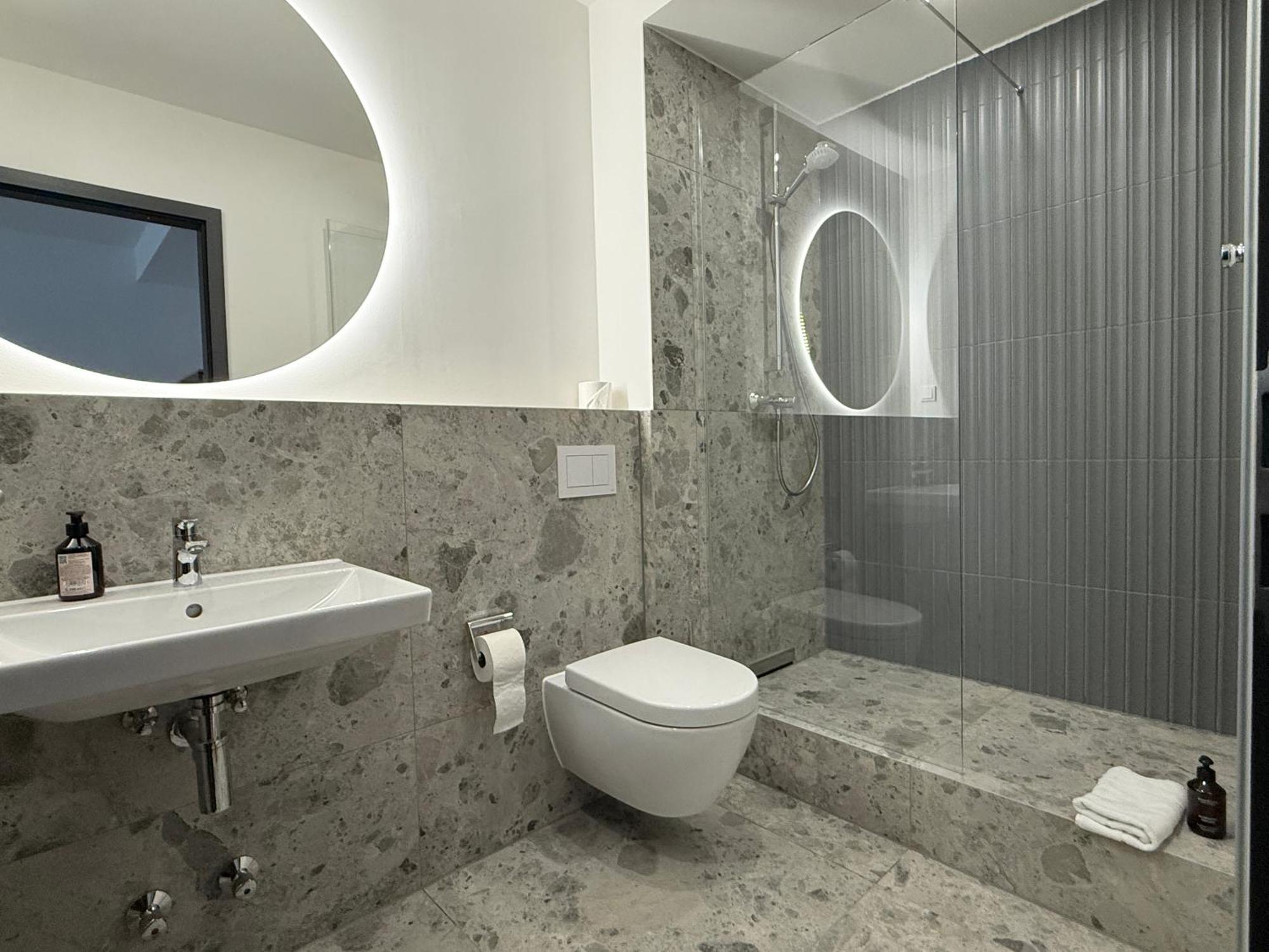 Stayzz By Homyzz - Modern Studios Alsterdorf -Winterhude- Stadtpark Hamburg Ngoại thất bức ảnh